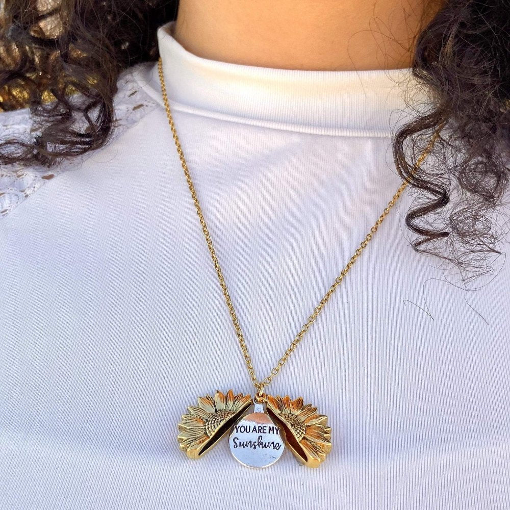 Sunflower Necklace ✨ - Best For Gifting