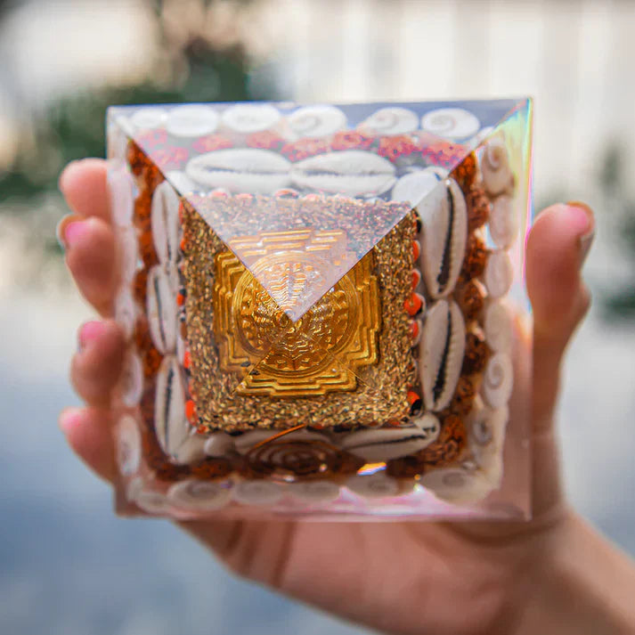 Shree Dhan Laxmi Pyramid | Gomti Yantra | (Attracts Wealth)